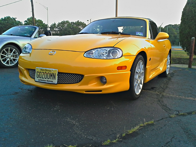Illustration for article titled Had some ice cream with the local miata club last night!